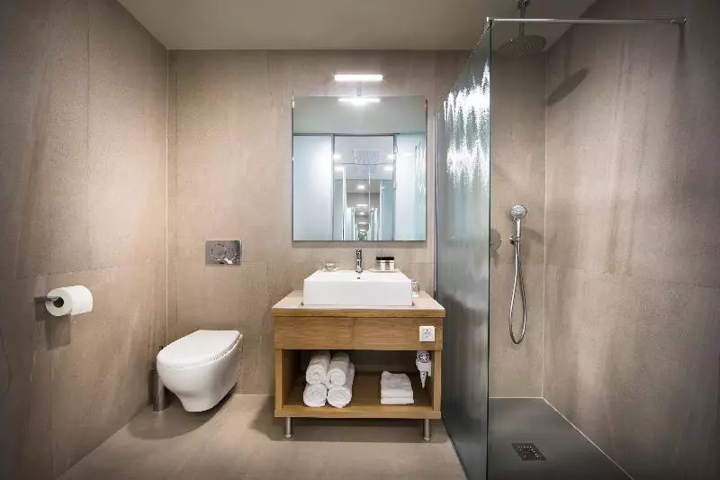 Superior-perhehuone, Vinotel Gospoja