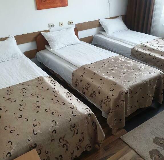 اتاق استاندارد, Mya