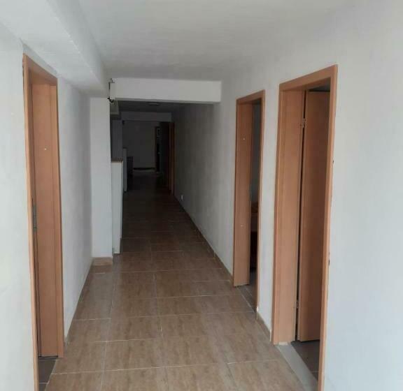 اتاق استاندارد چهار تخته, Mya