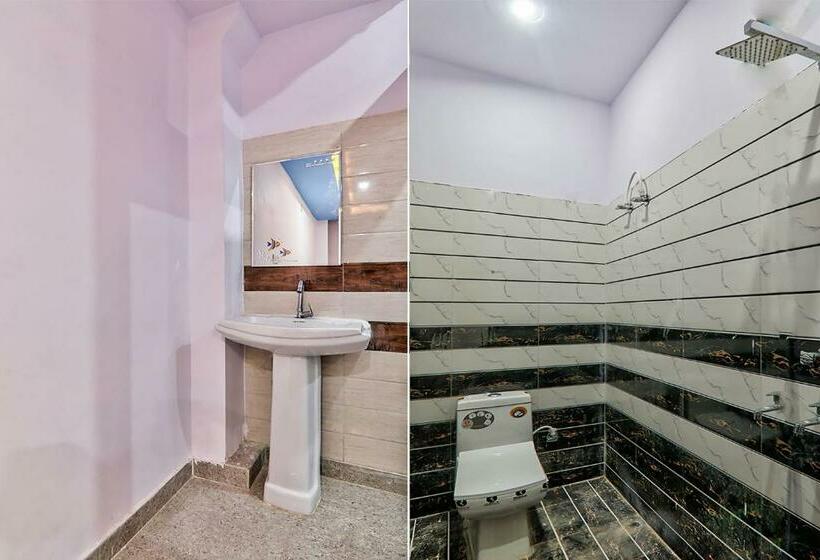 חדר קלאסי לשלושה, Oyo Flagship Heaven Square