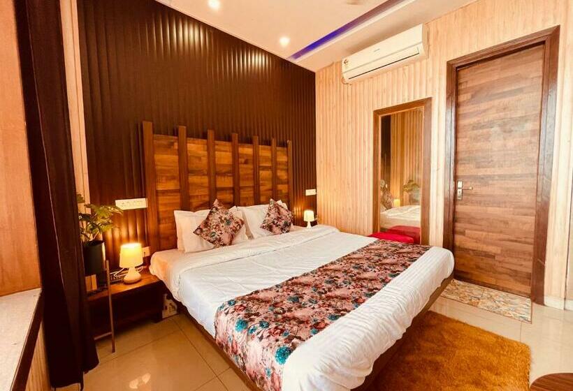 디럭스 룸, The Pearl Grand, Top Rated & Most Awarded Property In Chandigarh