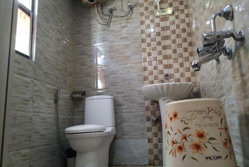 اتاق استاندارد, Heartland Inn