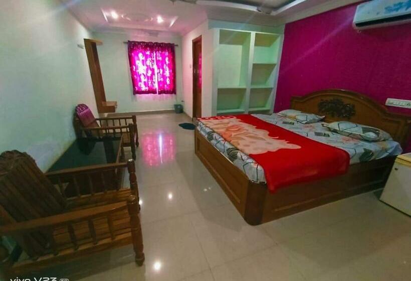 Трехместный Номер Классика, Spot On Hotel Mayuri Grand