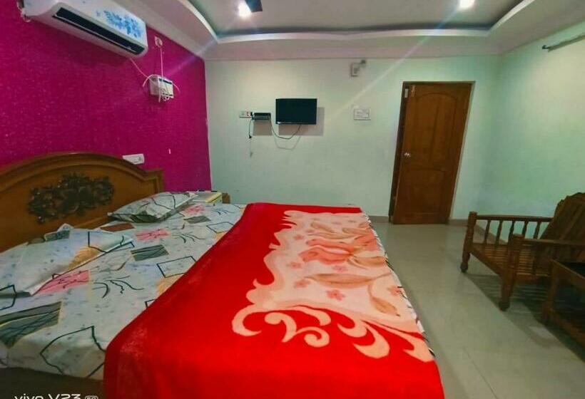 Трехместный Номер Классика, Spot On Hotel Mayuri Grand