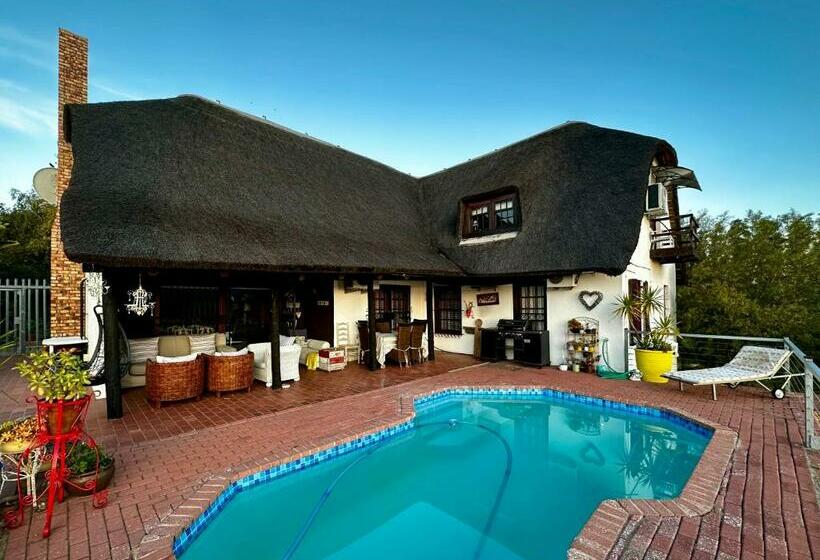 חדר סטנדרט עם מיטת קינג, A State Of Grace