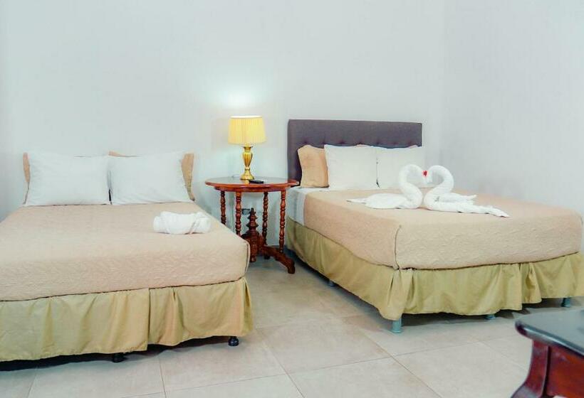 اتاق استاندارد چهار تخته, Santa Ana Hotel Boutique