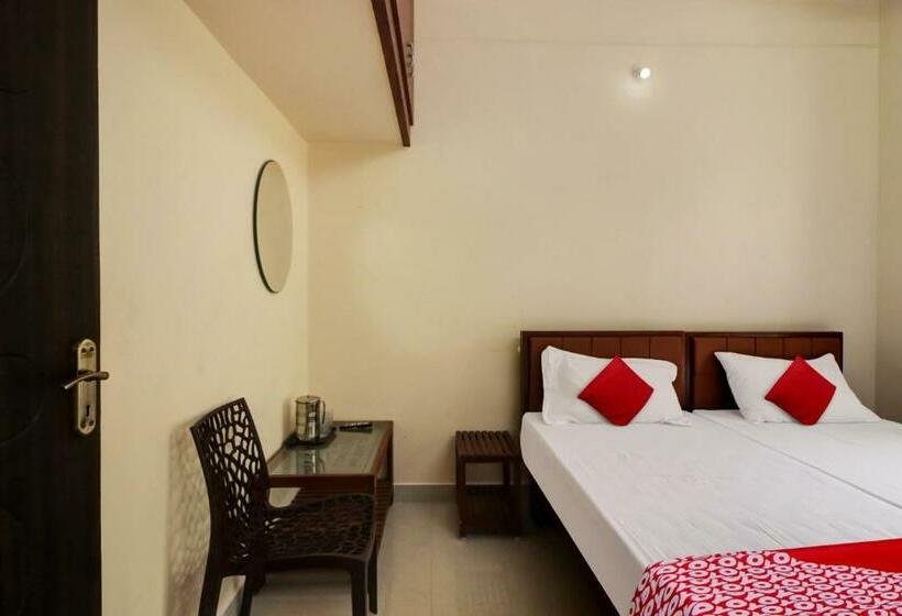 トリプルクラシックルーム, Oyo Flagship Peacock Inn