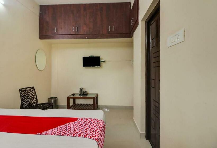 トリプルクラシックルーム, Oyo Flagship Peacock Inn