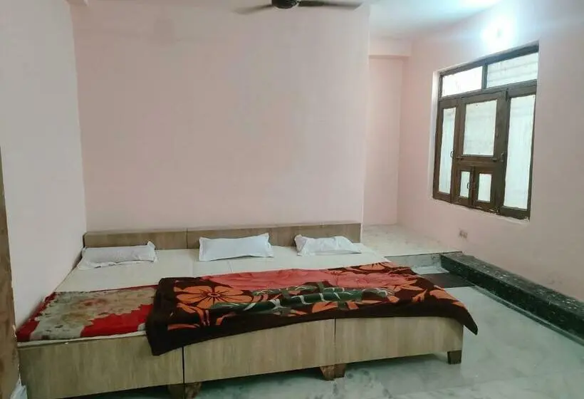ファミリールーム, Shubhadra Guest House