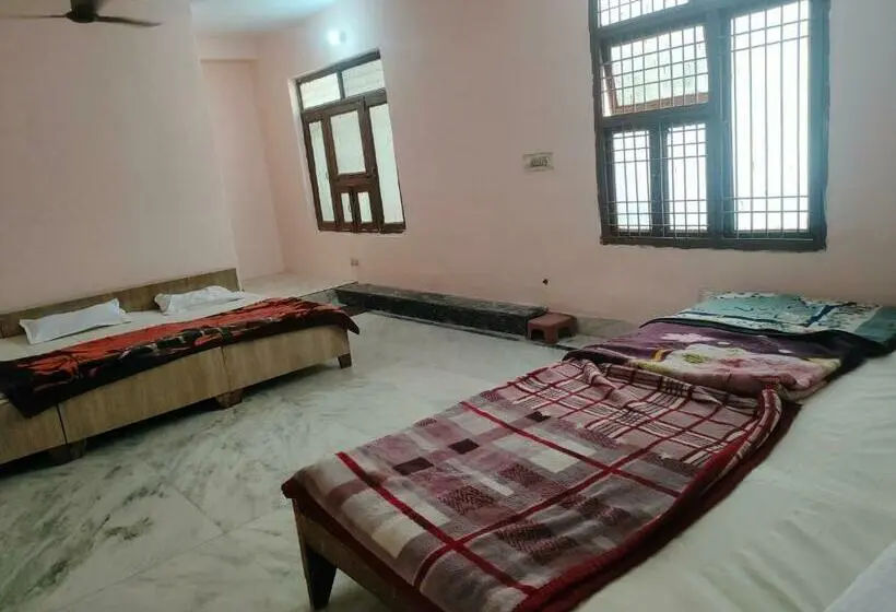 ファミリールーム, Shubhadra Guest House