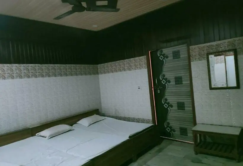ファミリールーム, Shubhadra Guest House