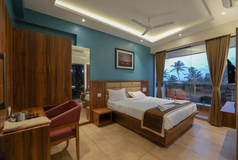 스탠다드 룸 킹사이즈 침대, The Oceanic Beach Front