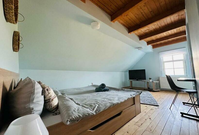 غرفة قياسية, Greenery Home