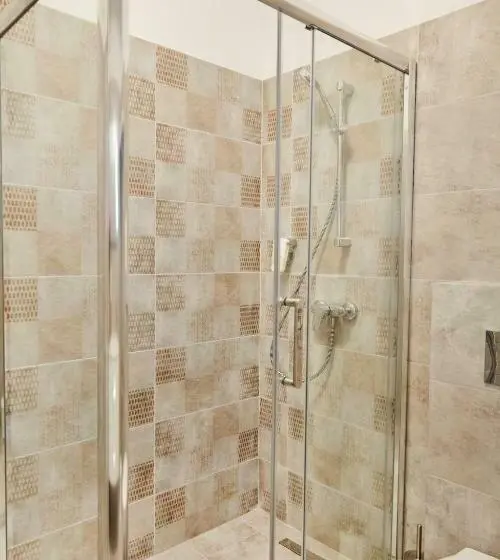 デラックススタジオ, Excelsior Apartaments Mamaia Nord