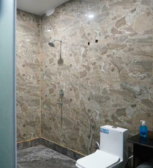 Люкс, Green Sarovar Hotel & Restaurant