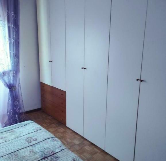 标准间, Cristin B&b