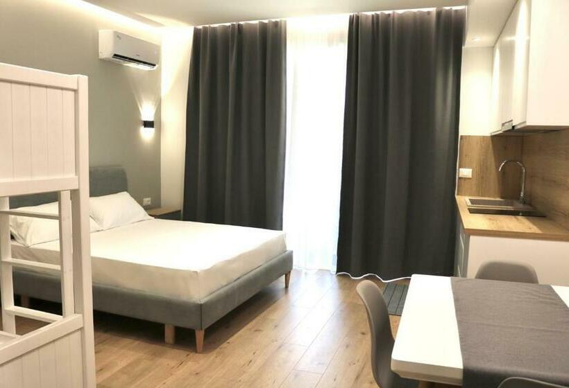 סטודיו סטנדרט עם מרפסת, David S Studio Stays