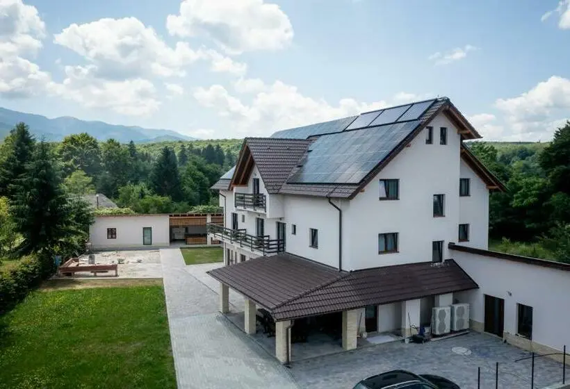 バルコニー付きデラックスルーム, Evergreen Chalet