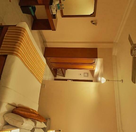 חדר דלוקס, Kailash Parbat