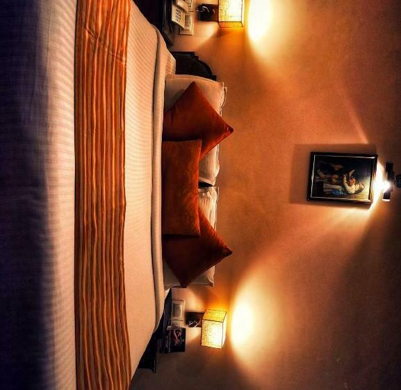 חדר דלוקס, Kailash Parbat