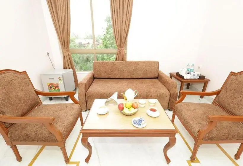 Suite Familiale, Kailash Parbat