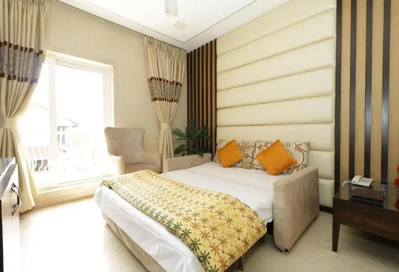 Suite Supérieure, Kailash Parbat