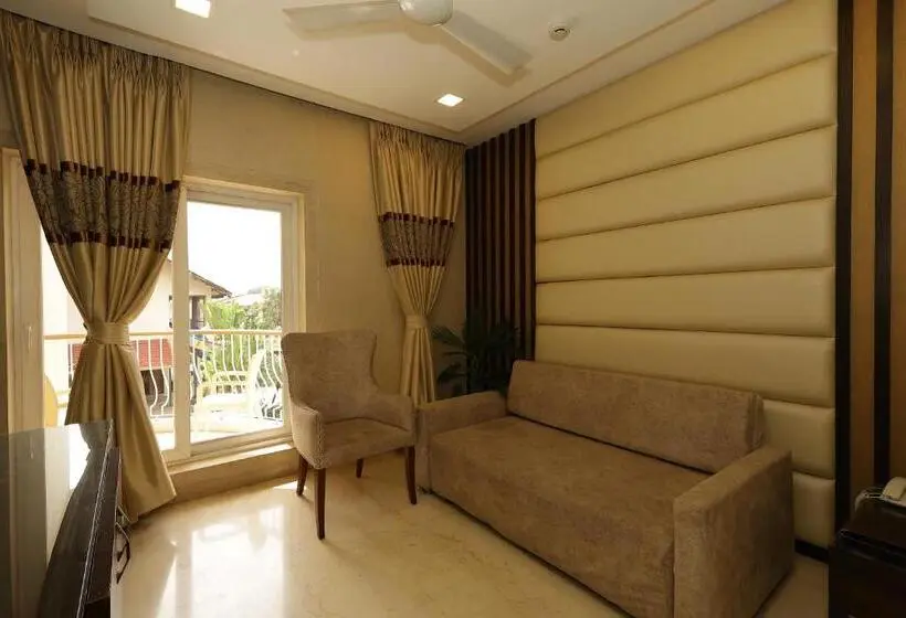 Suite Supérieure, Kailash Parbat