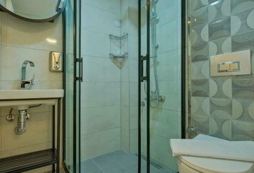 Triple Room Sea View, Miralya Suites