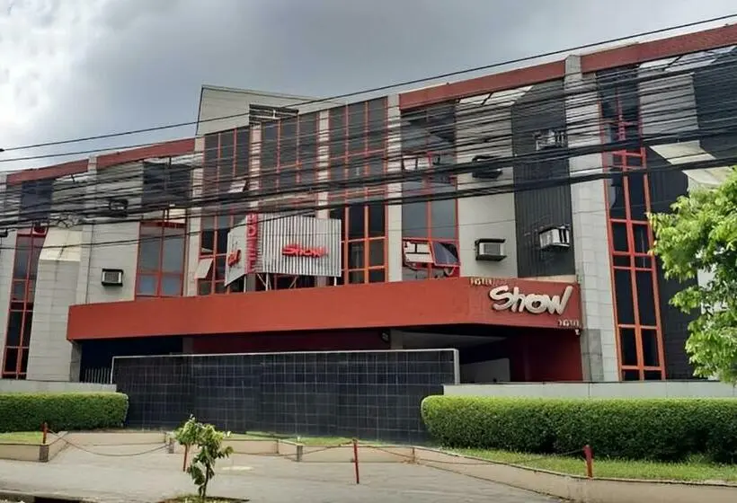 Presidenttisviitti, Show Adult Only