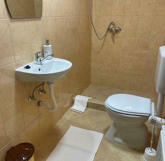 Семейный Номер, Bingyó Vendégház