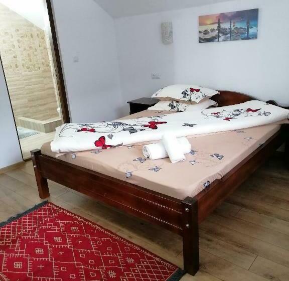 Номер Стандарт с Балконом, Cabana Inima Munților