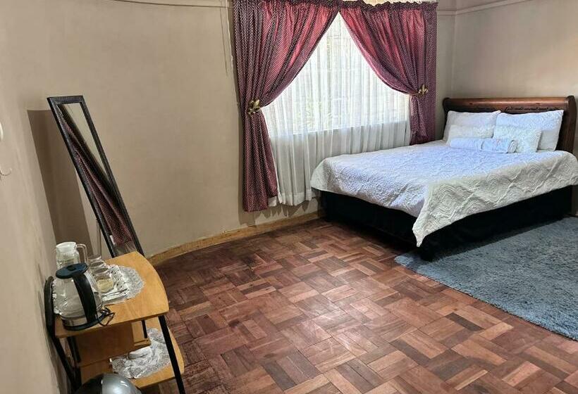 اتاق استاندارد, Nomacurvy Guest House
