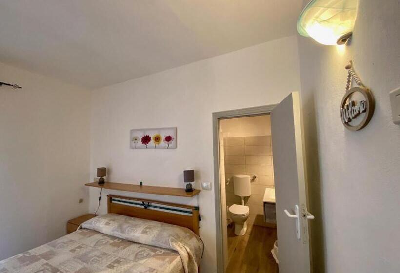 Четырехместный Номер Стандарт, Bed & Breakfast Alex