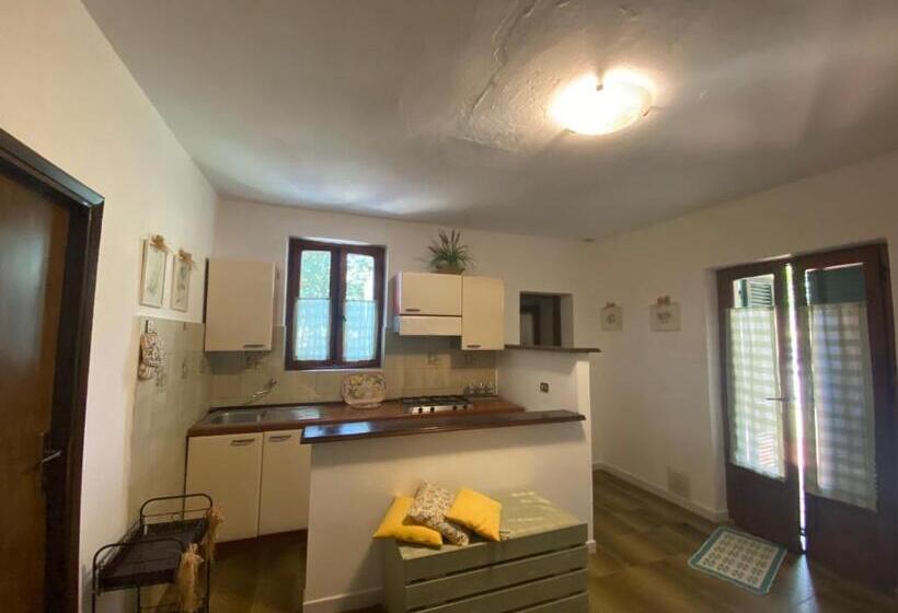 Апартаменты 2 Спальни, Bed & Breakfast Alex