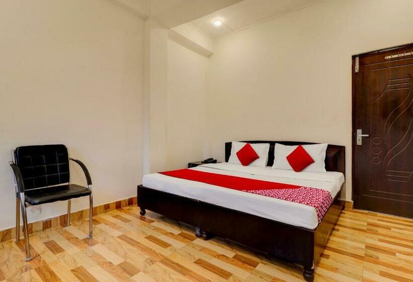 Camera Tripla Classica, Oyo Flagship Saffron Inn