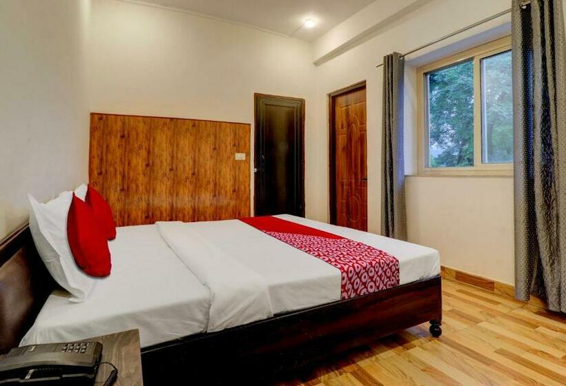 Camera Tripla Classica, Oyo Flagship Saffron Inn