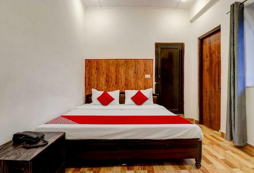 Camera Tripla Classica, Oyo Flagship Saffron Inn