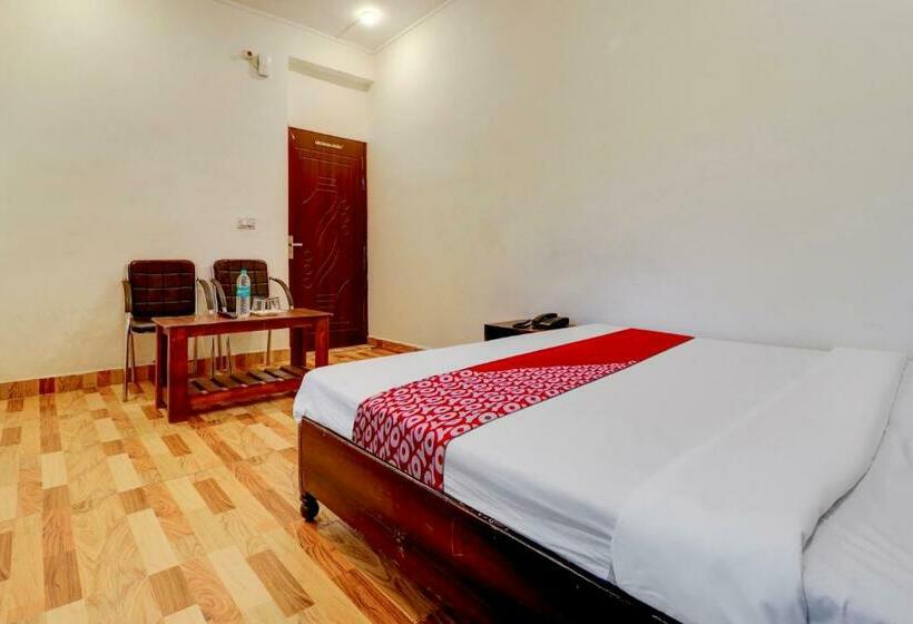 Camera Tripla Classica, Oyo Flagship Saffron Inn