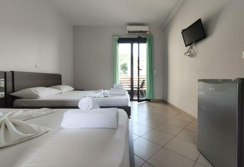 3 Bett Standardzimmer Balkon, The Oasis