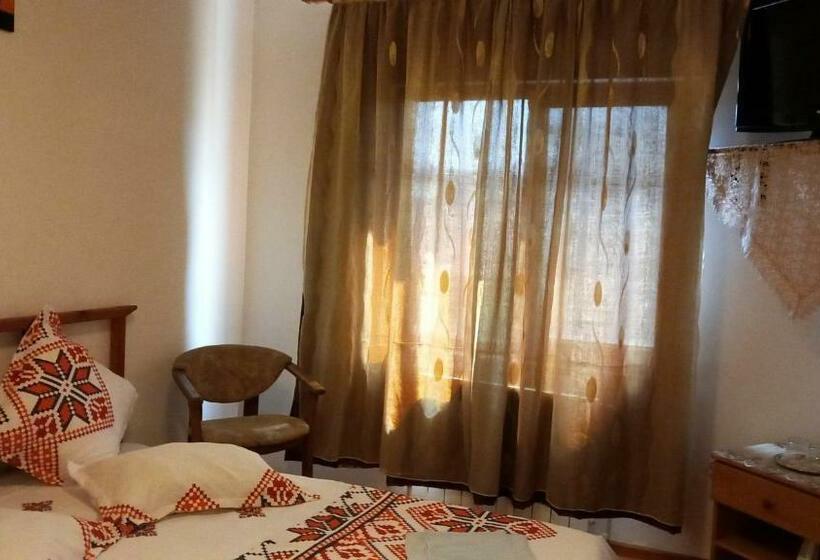 غرفة قياسية, Casa Adela