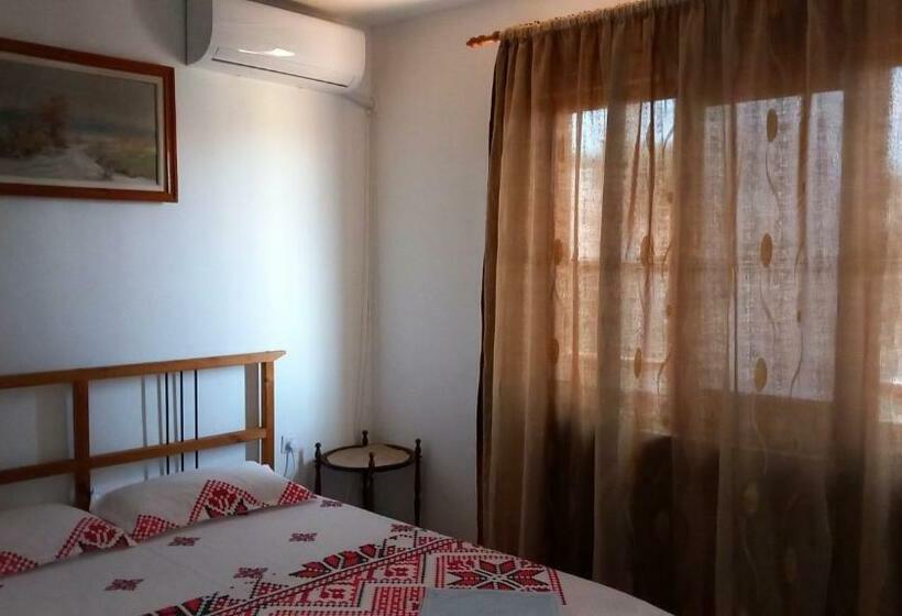 غرفة قياسية, Casa Adela