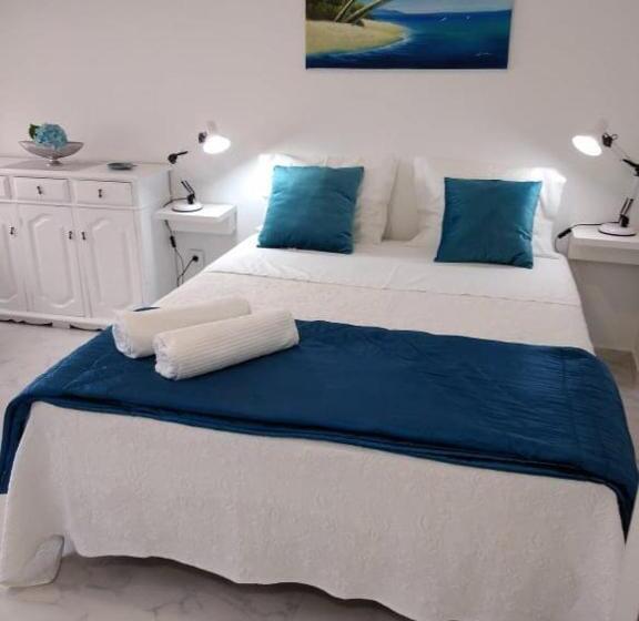 스탠다드 스튜디오, Jb House