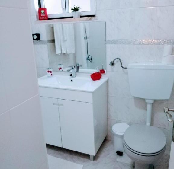 침실 1개 아파트, Jb House