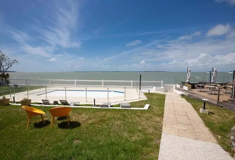 キングサイズベッドのスイートルーム, Beach Hotel   Le Grand Chalet