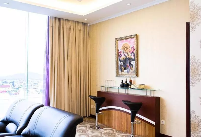 اتاق لوکس, Hai Ba Trung Hotel & Spa