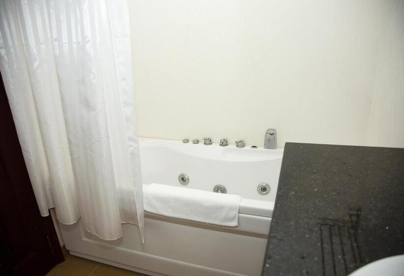 اتاق لوکس, Hai Ba Trung Hotel & Spa