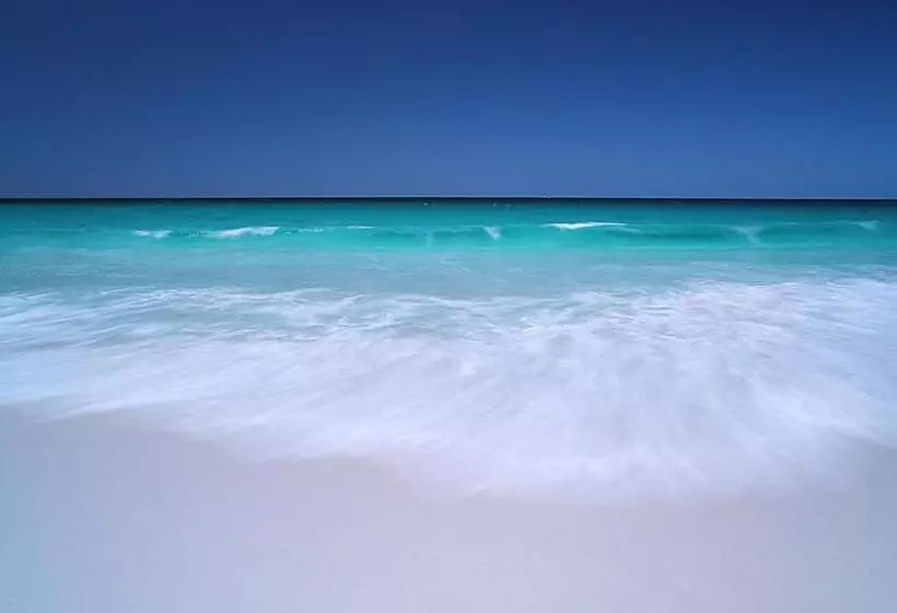 キングサイズベッドのスタンダードルーム, Georges Bay Apartments