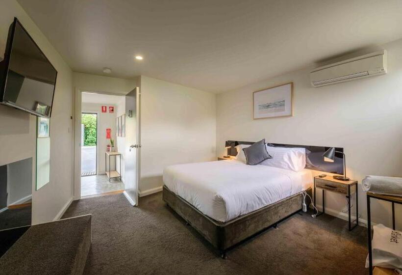 إستوديو قياسى, Georges Bay Apartments