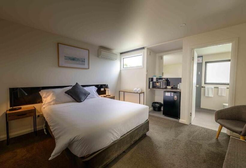 إستوديو قياسى, Georges Bay Apartments