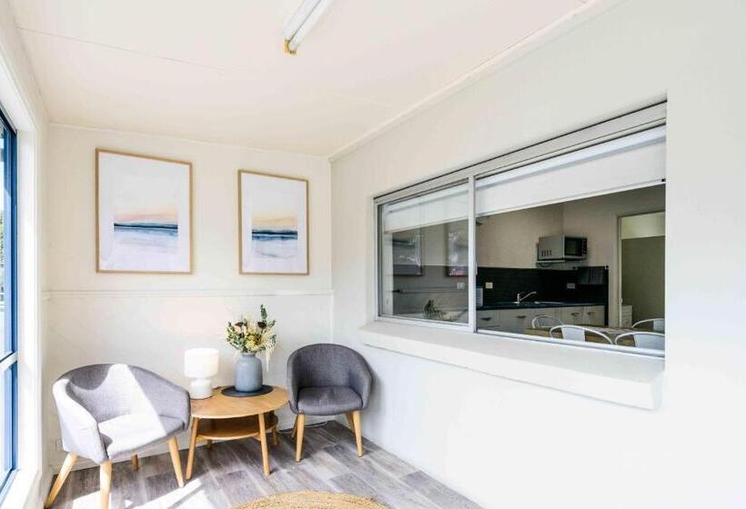 شقة غرفة واحدة, Georges Bay Apartments